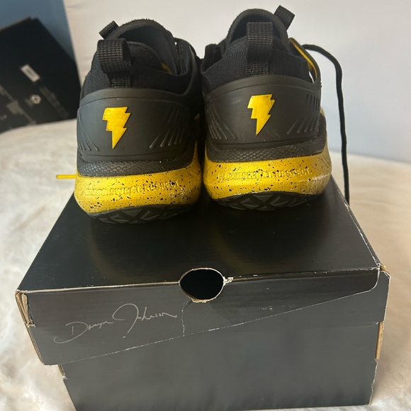 Under Armour Project Rock Shoes Anti Hero Black Yellow 7Y Womens 8.5 Black Adam - Picture 5 of 8